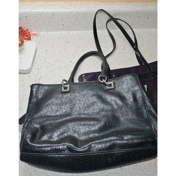 2 Guess Purses - Picture 2 of 4